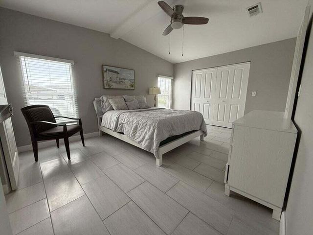 6085 Seashore Drive, Atlantis, FL 33462
