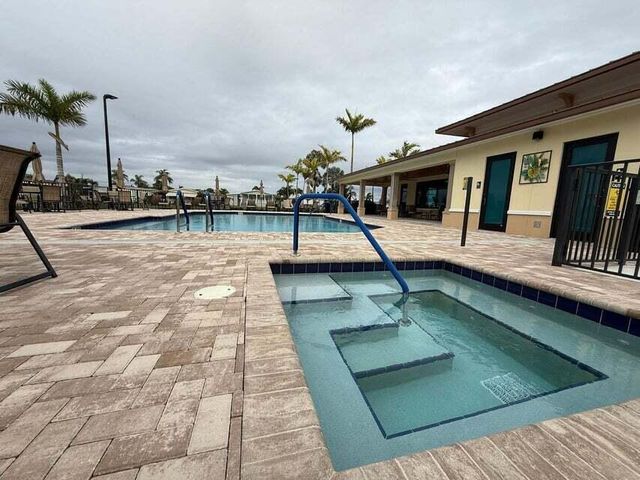 6085 Seashore Drive, Atlantis, FL 33462