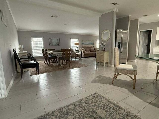 6085 Seashore Drive, Atlantis, FL 33462