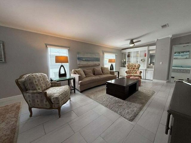 6085 Seashore Drive, Atlantis, FL 33462