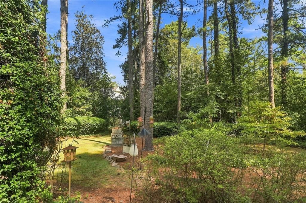 Image 15 of property listing at 1550 Diamond Head Circle, Decatur, GA 30033