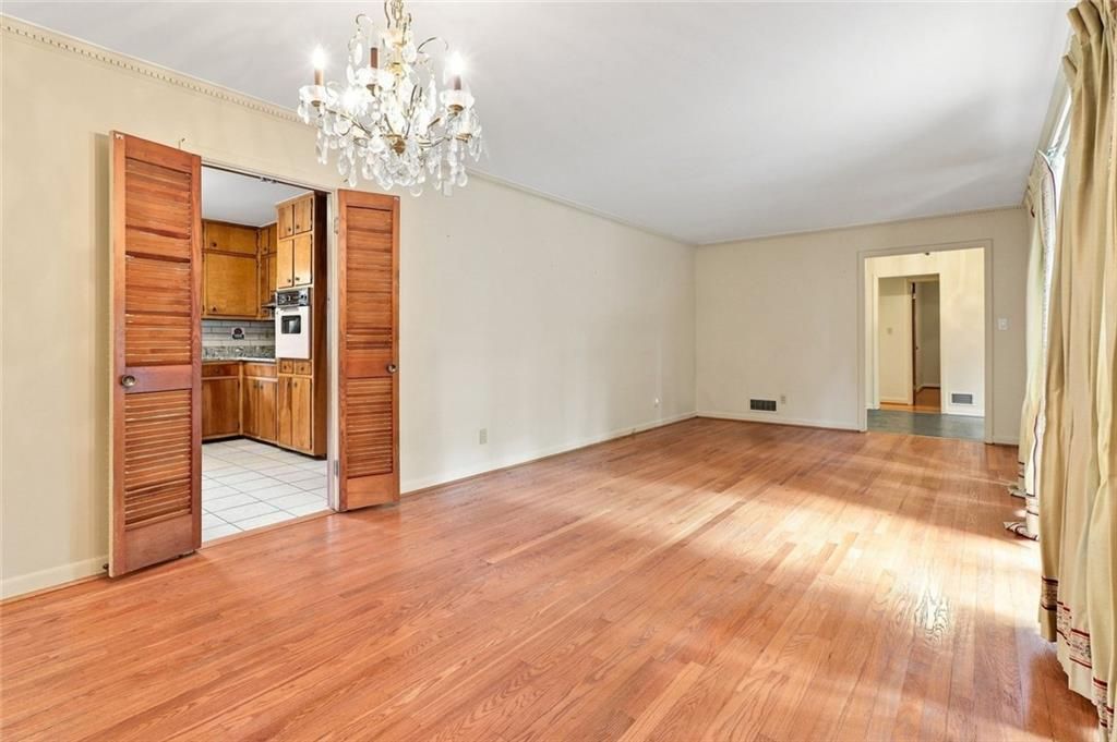 Image 23 of property listing at 1550 Diamond Head Circle, Decatur, GA 30033