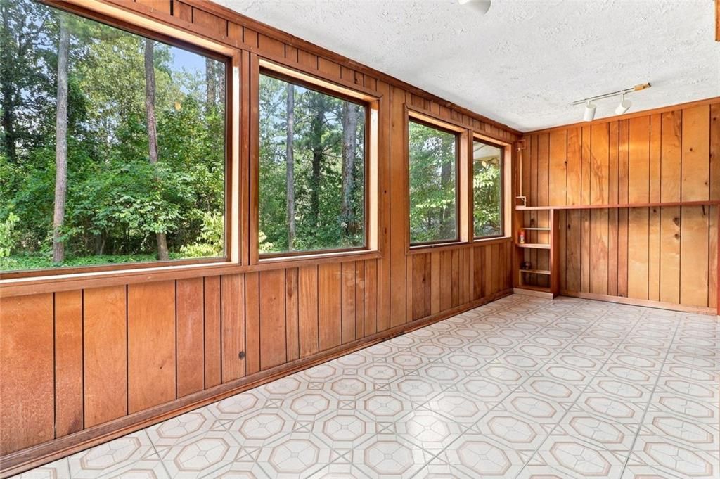 Image 44 of property listing at 1550 Diamond Head Circle, Decatur, GA 30033