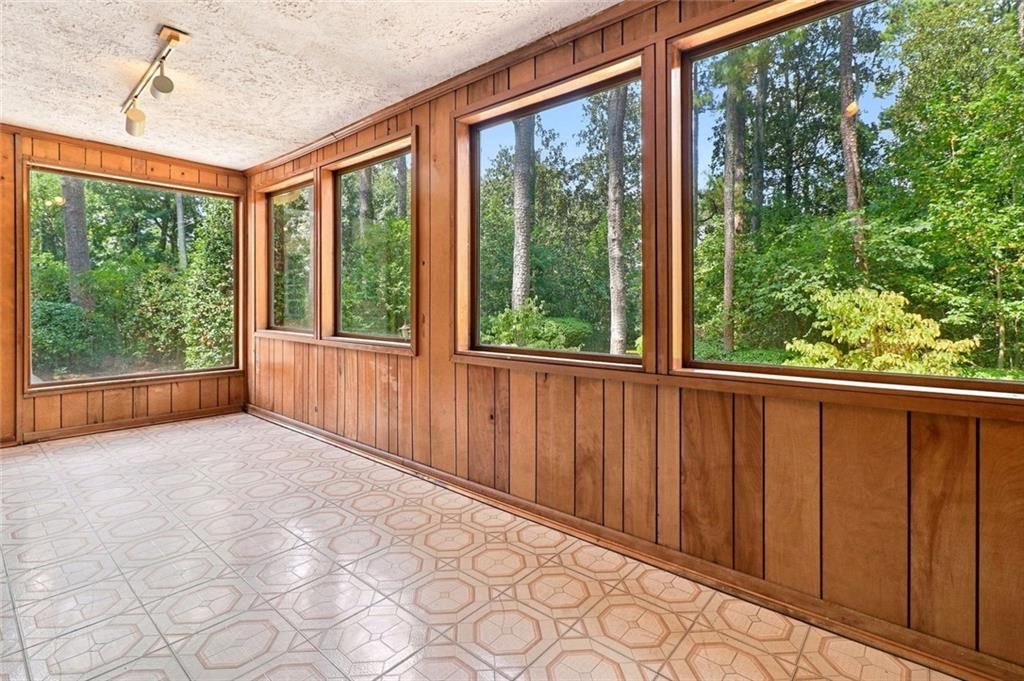 Image 45 of property listing at 1550 Diamond Head Circle, Decatur, GA 30033