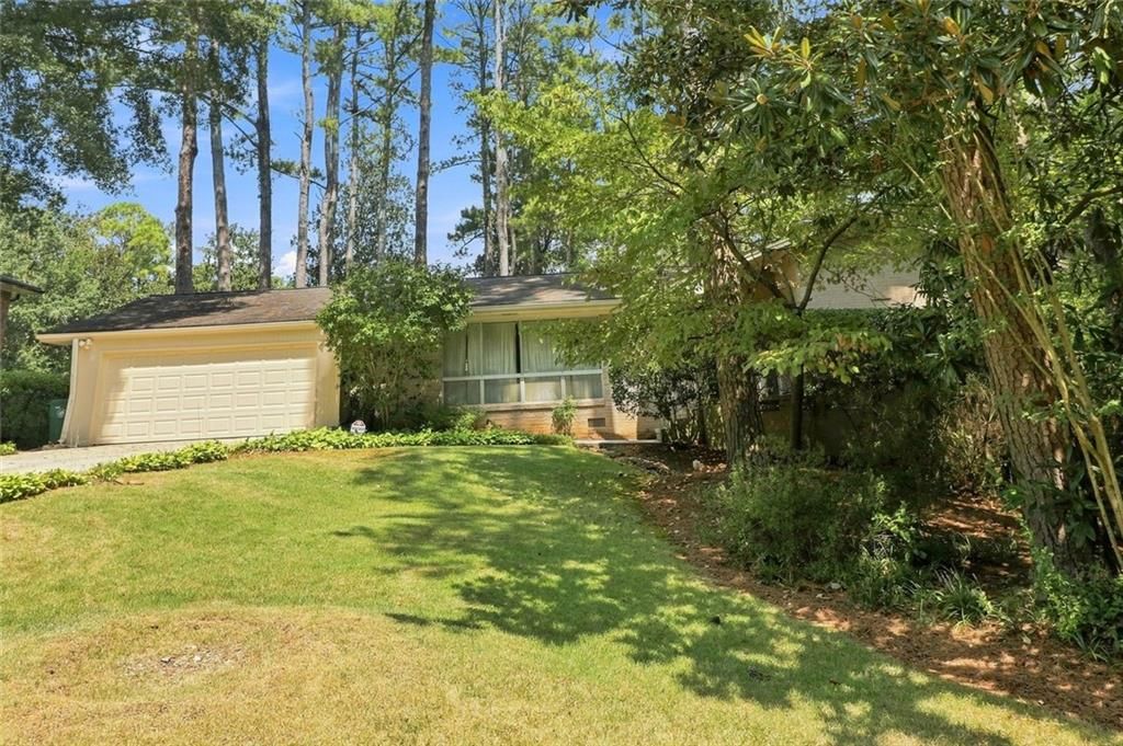 Image 7 of property listing at 1550 Diamond Head Circle, Decatur, GA 30033
