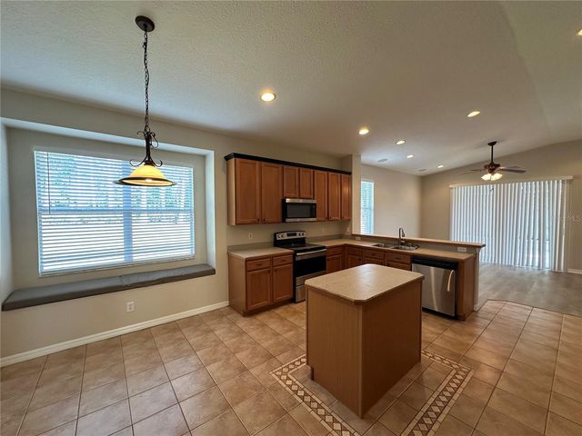 8037 MOCCASIN TRAIL DRIVE, Riverview, FL 33578