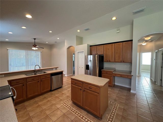 8037 MOCCASIN TRAIL DRIVE, Riverview, FL 33578