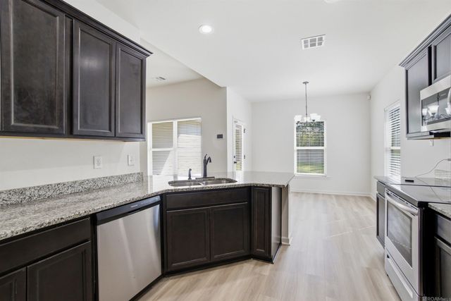 43104 Pineside Ave, Prairieville, LA 70769