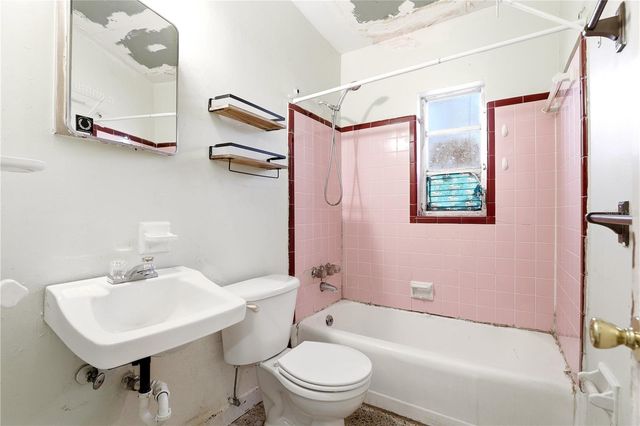 1605 DAUPHIN LN, Orlando, FL 32803