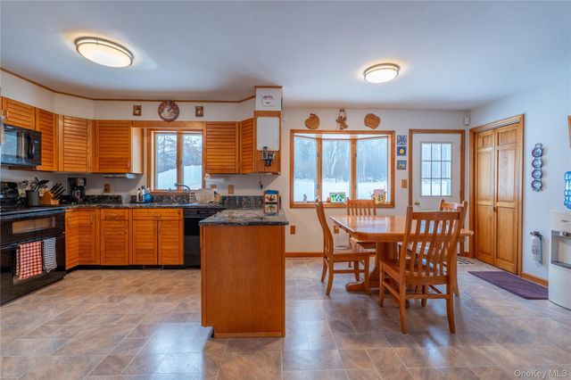 13 Bray Farm Lane, Wappingers Falls, NY 12590