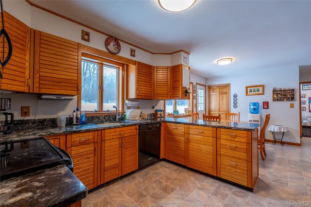 13 Bray Farm Lane, Wappingers Falls, NY 12590