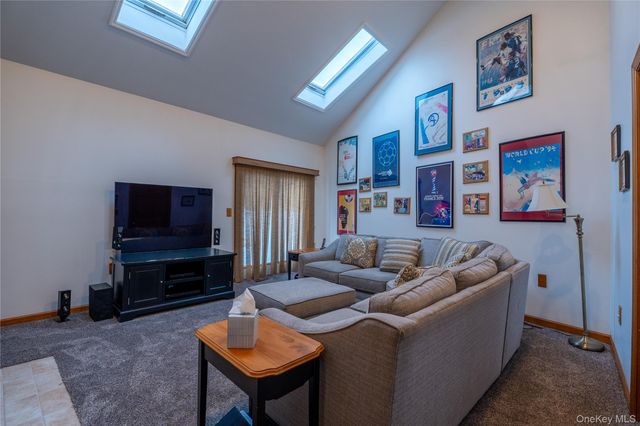 13 Bray Farm Lane, Wappingers Falls, NY 12590