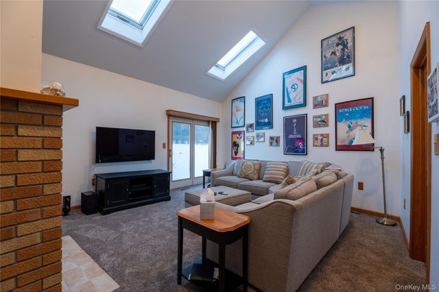 13 Bray Farm Lane, Wappingers Falls, NY 12590