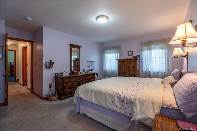 13 Bray Farm Lane, Wappingers Falls, NY 12590