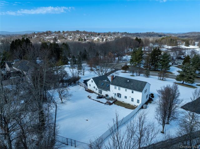 13 Bray Farm Lane, Wappingers Falls, NY 12590