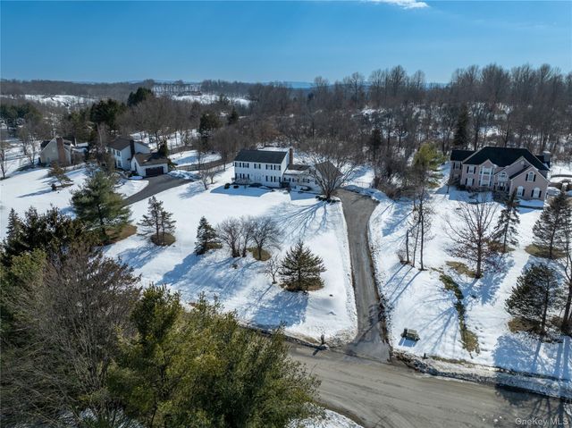 13 Bray Farm Lane, Wappingers Falls, NY 12590