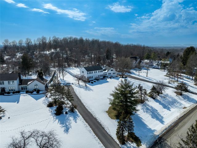 13 Bray Farm Lane, Wappingers Falls, NY 12590