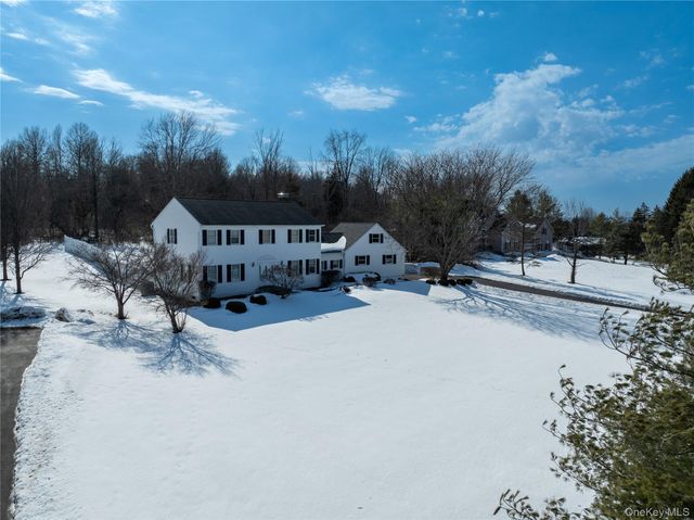 13 Bray Farm Lane, Wappingers Falls, NY 12590