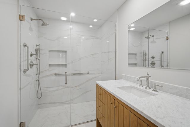 237 Beachview Lane, North Barrington, IL 60010