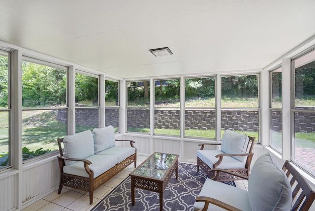 237 Beachview Lane, North Barrington, IL 60010