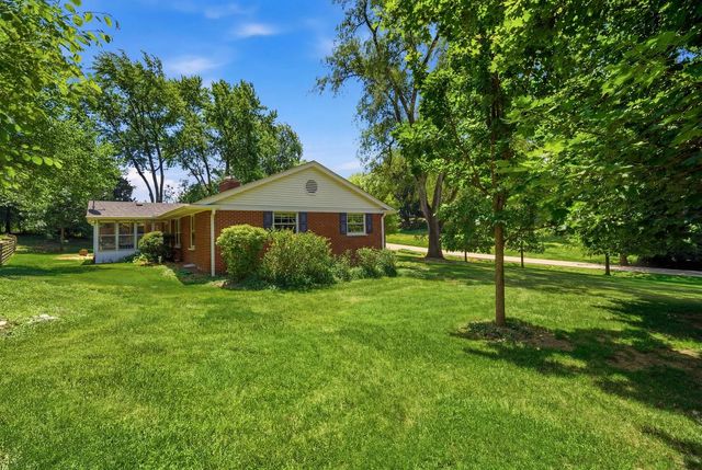 237 Beachview Lane, North Barrington, IL 60010