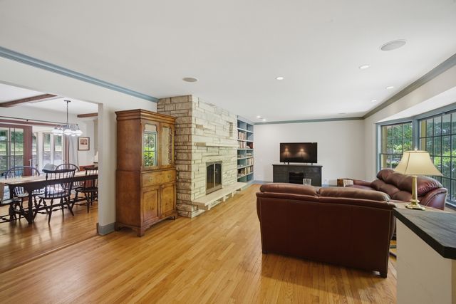 237 Beachview Lane, North Barrington, IL 60010