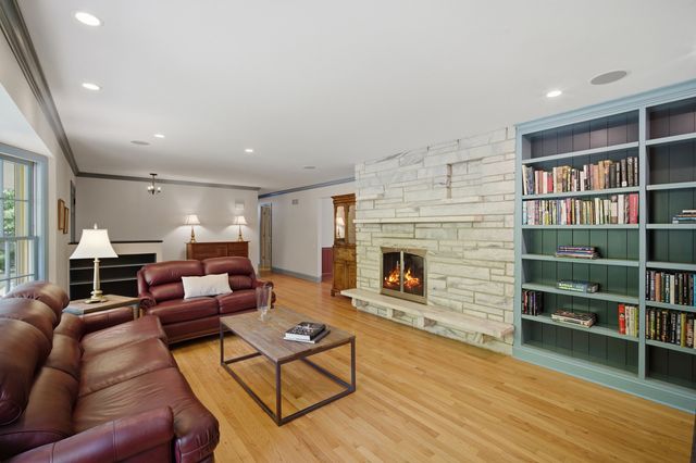 237 Beachview Lane, North Barrington, IL 60010