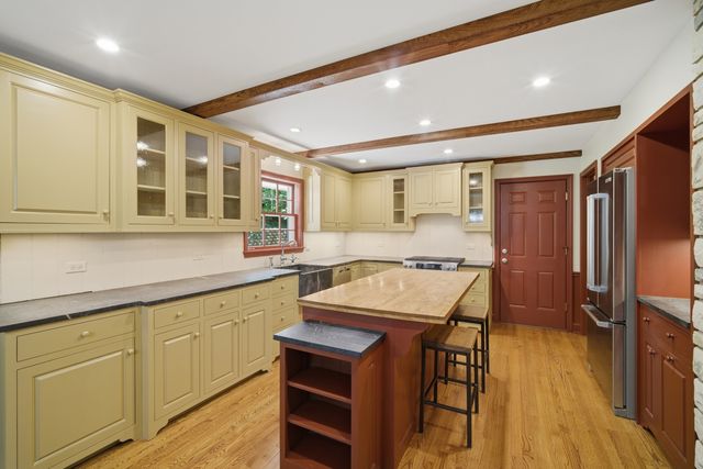 237 Beachview Lane, North Barrington, IL 60010