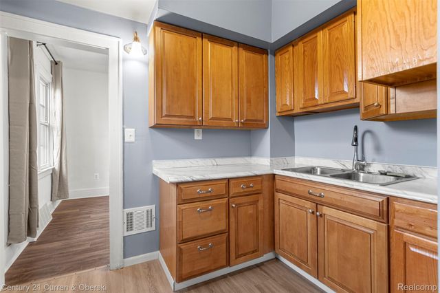 239 White Street, Ecorse, MI 48229