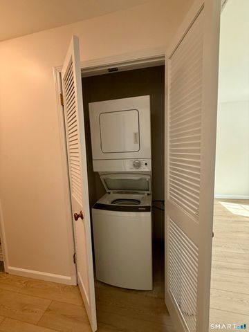 2955 Madison Avenue APT 4, Bridgeport, CT 06606