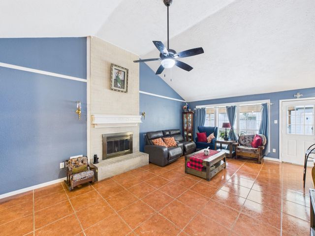 16207 N Meadow Drive, Houston, TX 77073