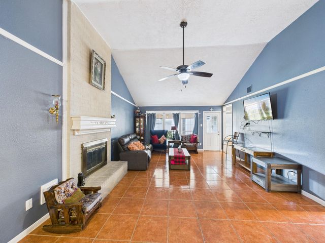 16207 N Meadow Drive, Houston, TX 77073