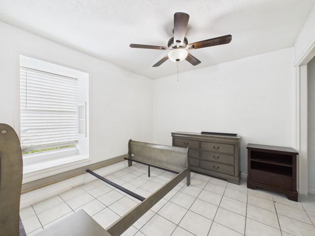 16207 N Meadow Drive, Houston, TX 77073