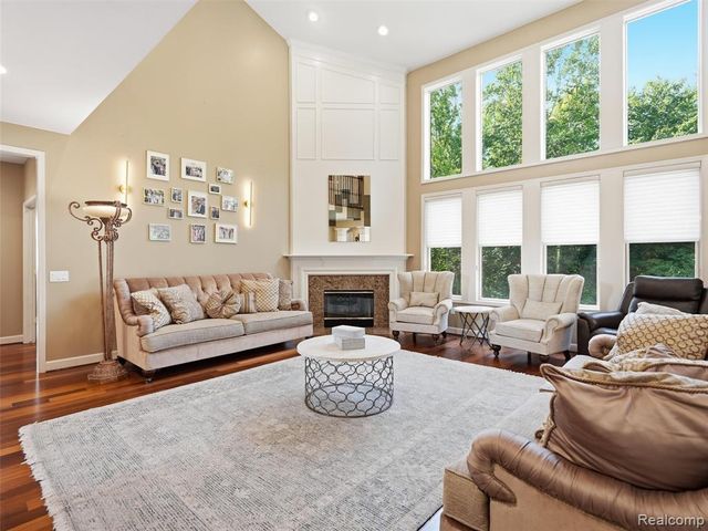 7079 Chatham Court, West Bloomfield, MI 48322