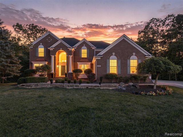 7079 Chatham Court, West Bloomfield, MI 48322