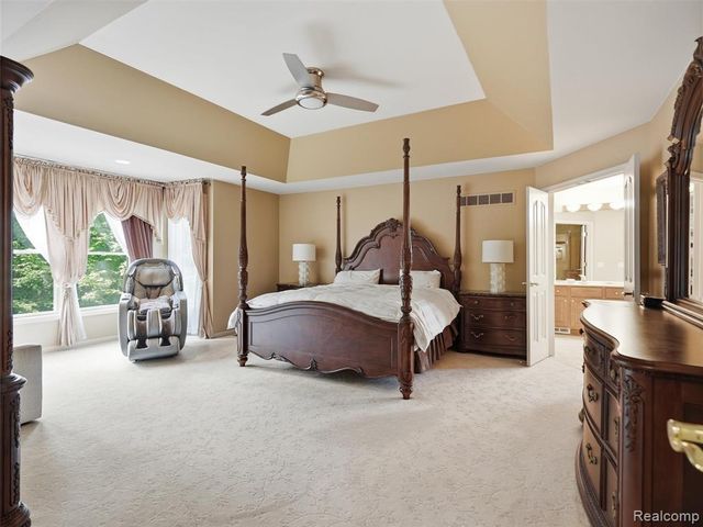 7079 Chatham Court, West Bloomfield, MI 48322
