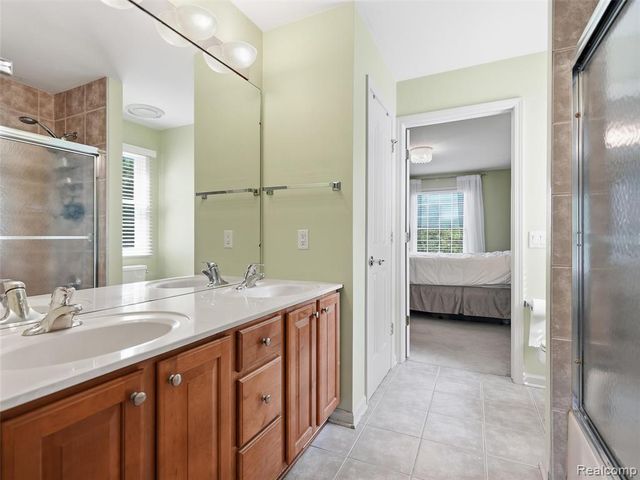 7079 Chatham Court, West Bloomfield, MI 48322