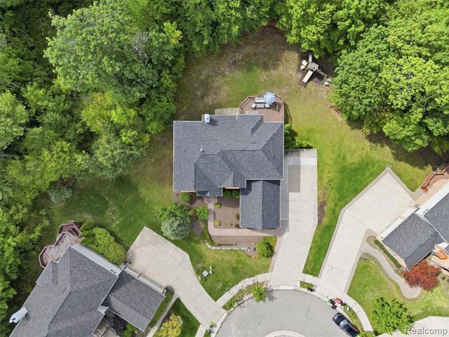 7079 Chatham Court, West Bloomfield, MI 48322