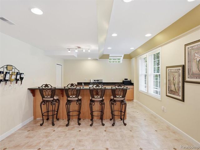 7079 Chatham Court, West Bloomfield, MI 48322