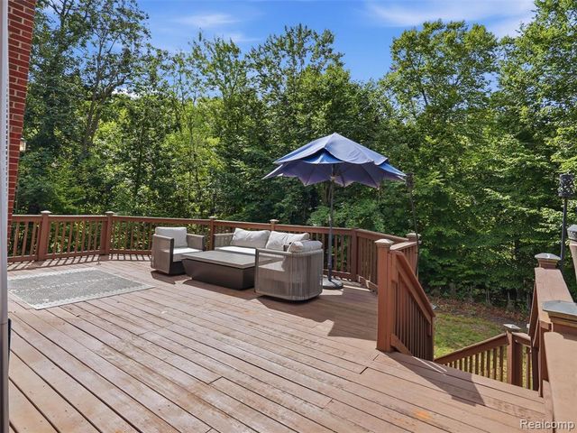 7079 Chatham Court, West Bloomfield, MI 48322