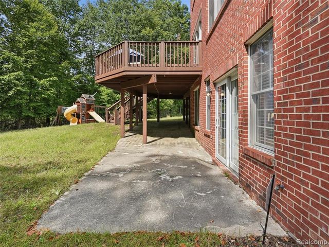 7079 Chatham Court, West Bloomfield, MI 48322