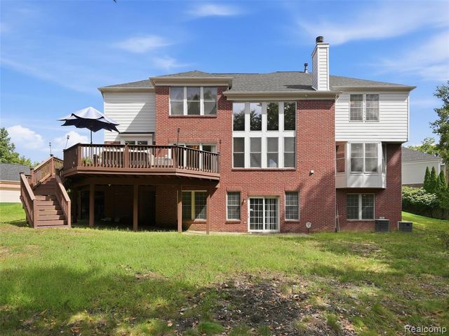 7079 Chatham Court, West Bloomfield, MI 48322