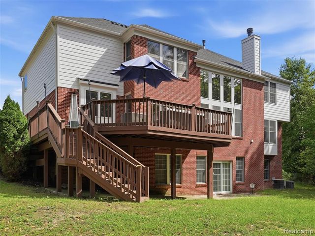 7079 Chatham Court, West Bloomfield, MI 48322