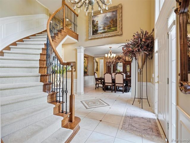 7079 Chatham Court, West Bloomfield, MI 48322