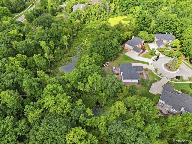 7079 Chatham Court, West Bloomfield, MI 48322
