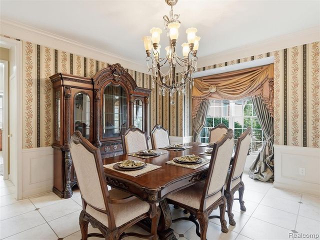 7079 Chatham Court, West Bloomfield, MI 48322