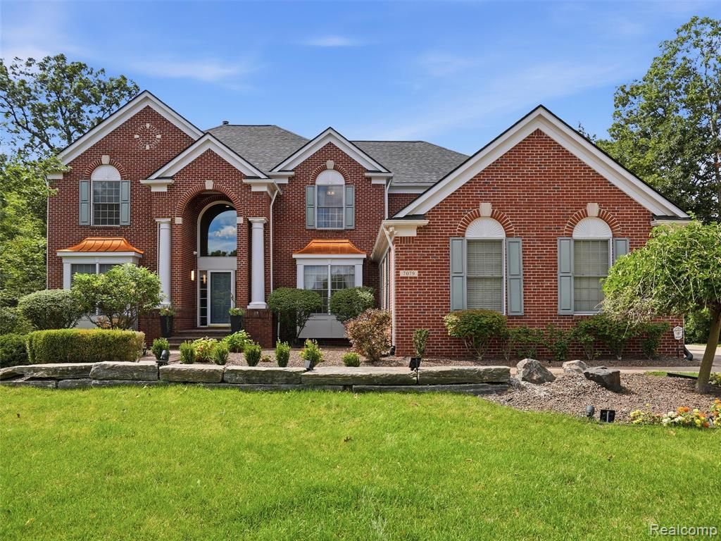 7079 Chatham Court, West Bloomfield, MI 48322