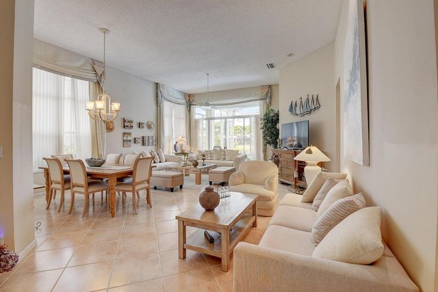 7725 Rockford Road, Boynton Beach, FL 33472