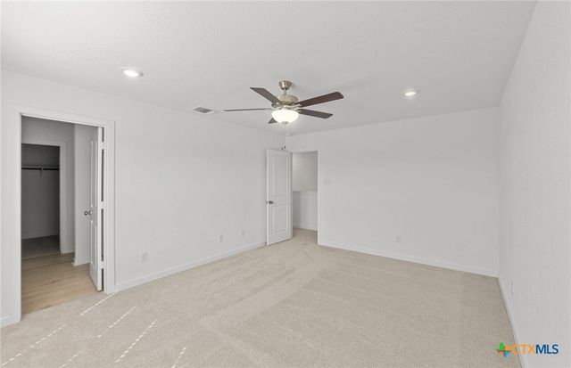 105 Green Berets Bend, Jarrell, TX 76537