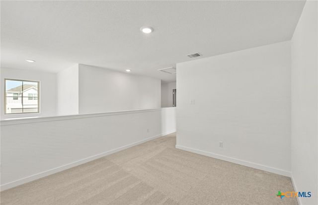 105 Green Berets Bend, Jarrell, TX 76537